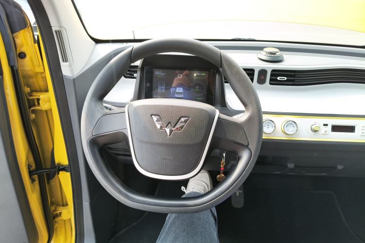 Used Wuling Hongguang MINIEV 2021 Macaron Premium Model – Lithium Iron Phosphate Steering Wheel