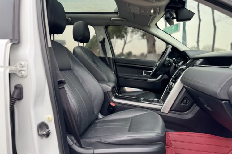 Used Land Rover Discovery Sport 2019 240 PS SE Version China VI Standard
