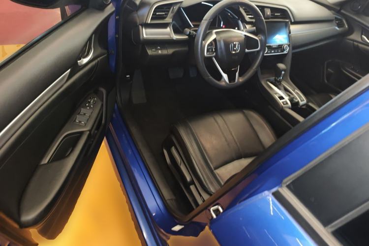Used Honda Civic 2016 220TURBO CVT Luxury Edition Driver Seat