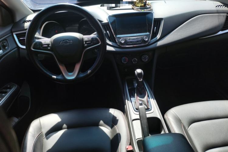 Used Chevrolet Monza 2019 Redline 320T Dual-Clutch Sporty Version China VI Standard Center Console