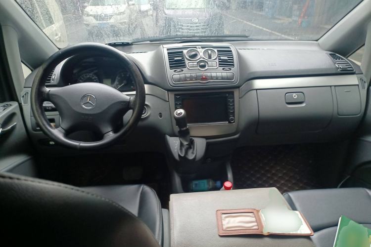 Used Mercedes-Benz Vito 2011 2.5L 7-seater executive version