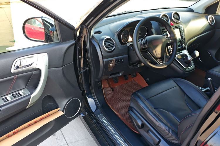 Used Haval H6 2014 Upgraded Model 2.0T Diesel Manual Two-Wheel Drive Elite Version