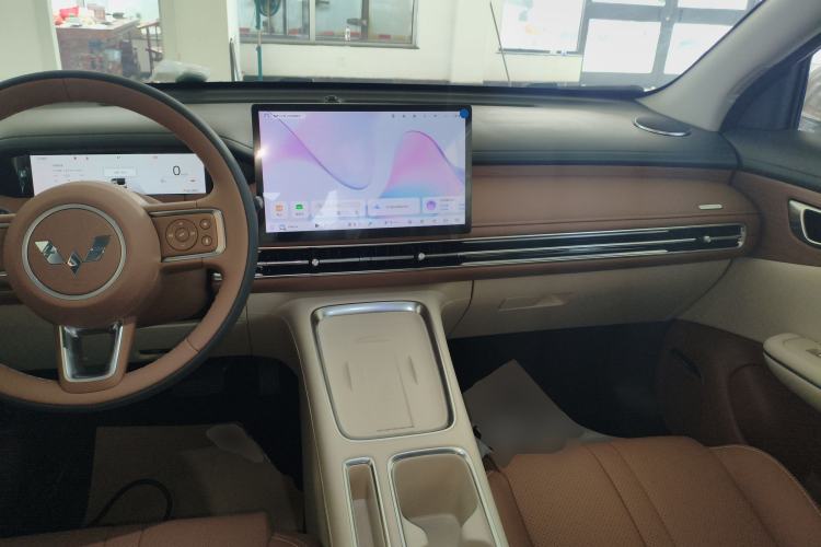 Used Wuling Bingo S 2025 Model 325km Deluxe Edition Center Console