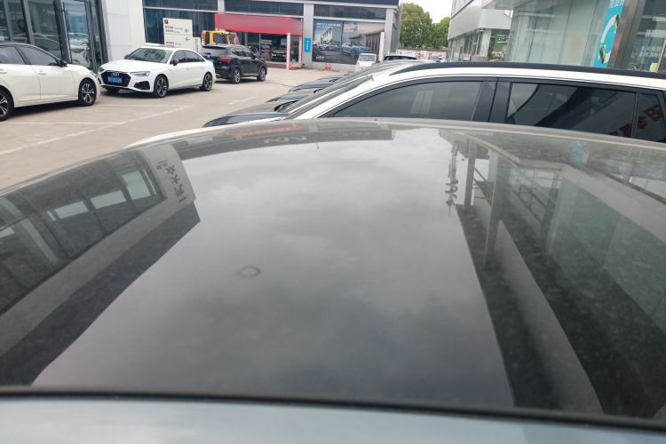 Used Volkswagen ID.7 VIZZION 2024 AIR model Roof