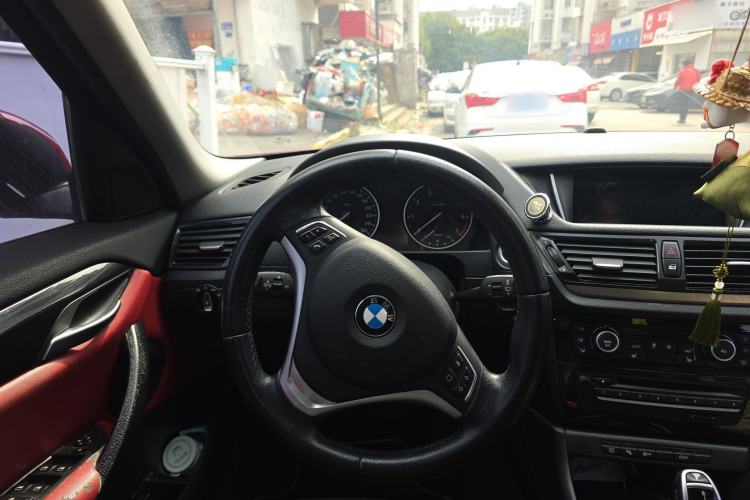 Used BMW X1 2015 sDrive18i Leading Edition
