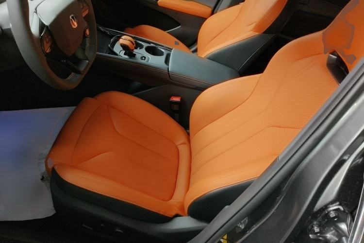 Used Changan UNI-V 2025 Model Third-Generation 1.5T 500Bar Prestige Sports Edition
