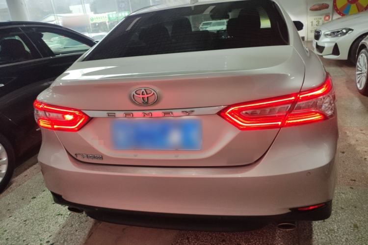 Used Toyota Camry 2021 2.0G Luxury Edition
