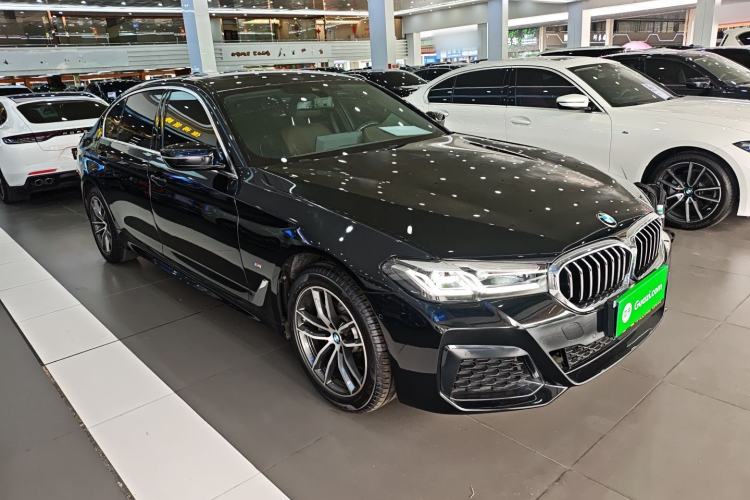 Used BMW 5 Series 2022 Restyled 525Li M Sport Package Front Right 45 Deg