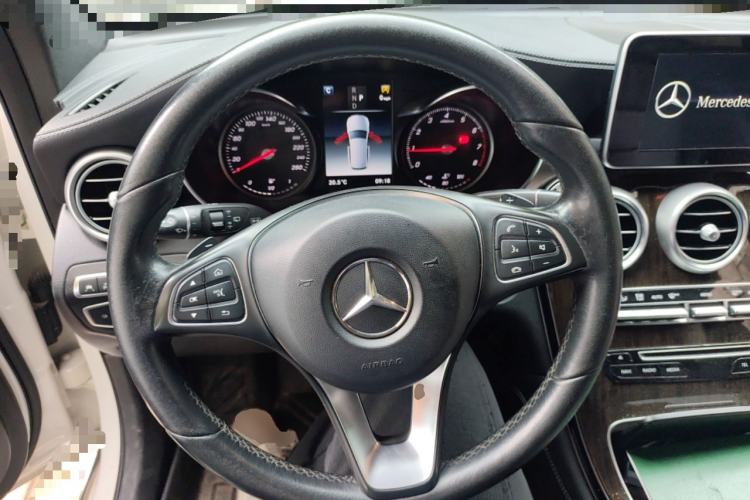 Used Mercedes-Benz GLC 2018 GLC 260 4MATIC Luxury Model Steering Wheel