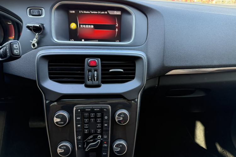 Used Volvo V40 2018 T3 Zhiyi Edition