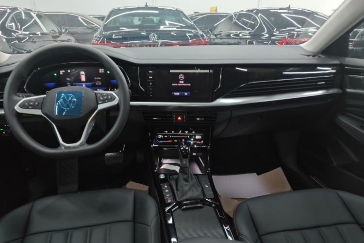 Used Volkswagen Passat New Energy 2025 430 PHEV Hybrid Business Edition Center Console