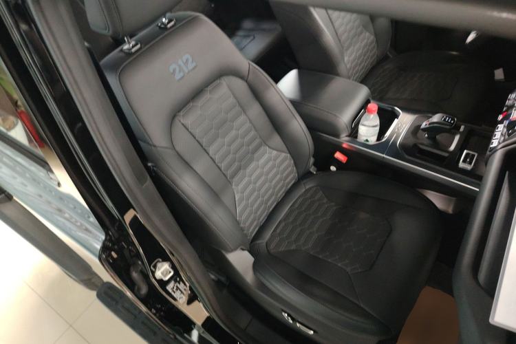 Used 212 T01 2024 2.0T Mechanic
