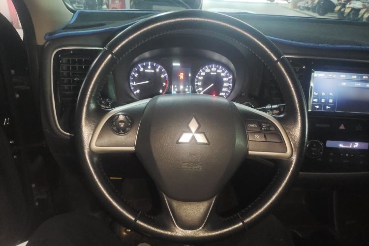 Used Mitsubishi Outlander 2013 2.4L 4x4 Luxury Navigation Edition 5 Seats
