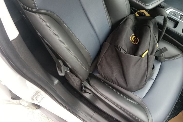 Used Buick Velite 6 2023 Revised Version 430 km Range – Commuter Edition Right Front Seat