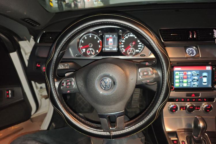 Used Volkswagen FAW-Volkswagen CC 2015 1.8TSI Luxury Model Steering Wheel