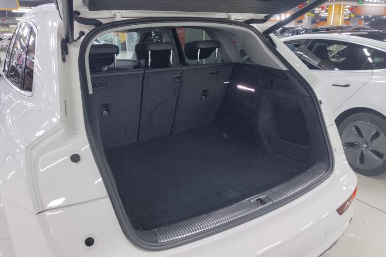 Used Audi Q5L 2020 Updated 40 TFSI Prestige Fashion Edition Trunk