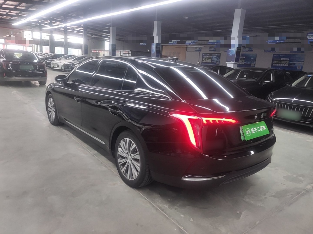 Hongqi E-QM5 2023 620km PLUS — снимка 13