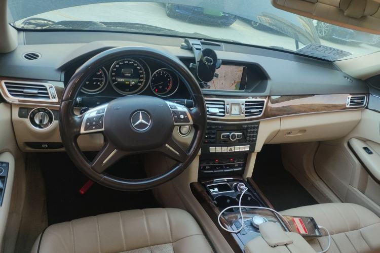 Used Mercedes-Benz E-Class 2015 E 260 L
