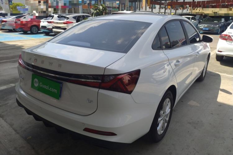 Used Roewe i5 2023 1.5L Manual Comfort Edition
