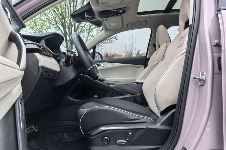 Used Lynk & Co 06 2021 1.5T Shero Pink Special Edition