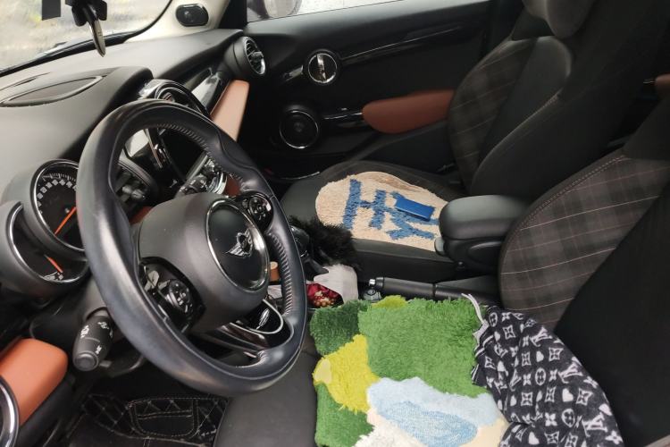 Used MINI MINI 2018 1.5T COOPER Color Edition Five-Door Model
