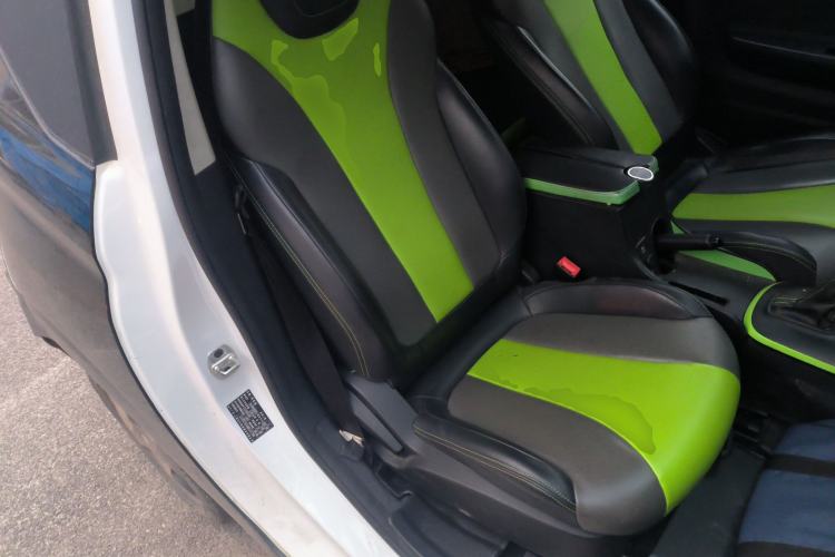 Used Roewe Clever 2021 302 km New Four-Seater Super-Efficient Version
