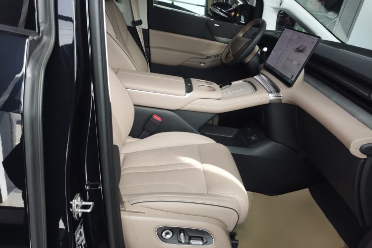 Used XPeng X9 2025 740 Ultra-Long Range Max