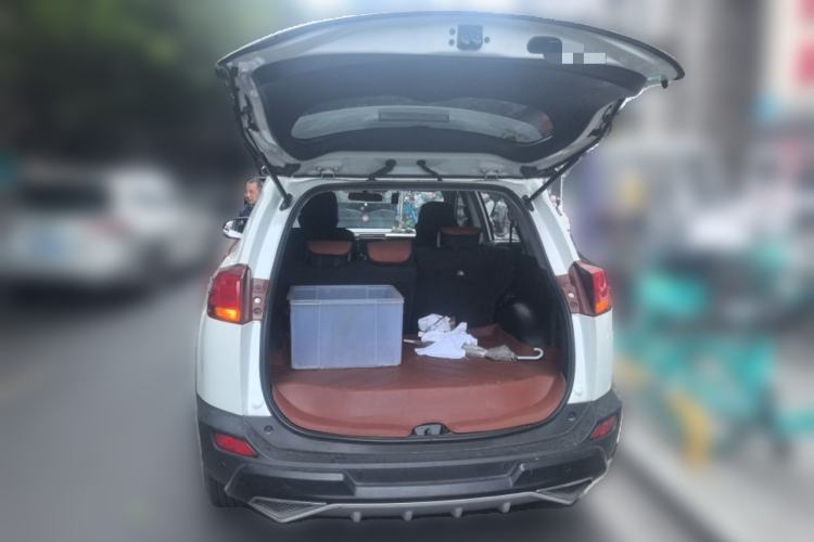 Used Toyota RAV4 2015 2.0L CVT Two-Wheel Drive Fashion Edition Trunk