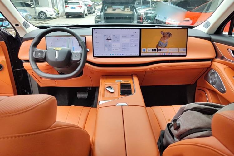 Used Wey Lanshan 2025 Four-Wheel Drive Max Center Console