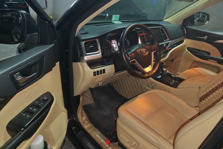 Used Toyota Highlander 2018 2.0T Four-Wheel Drive Prestige Version 7 Seats China V Emission Standard