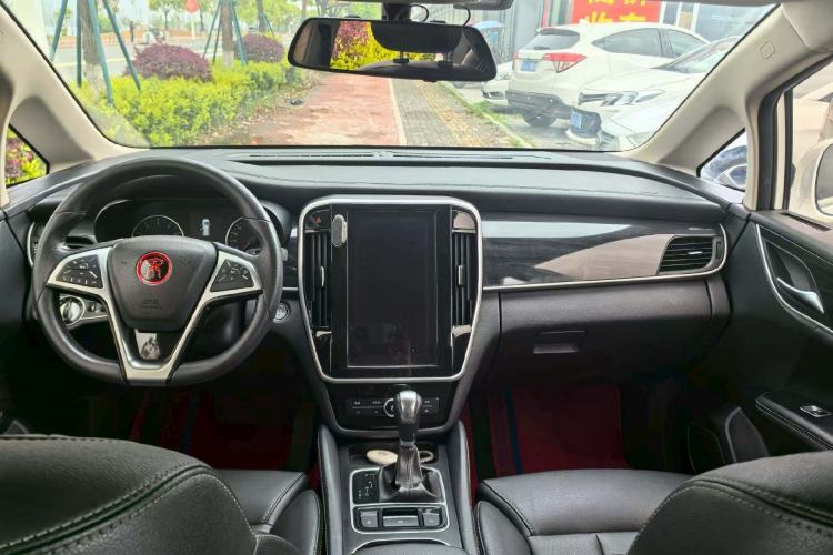 Used BYD Song MAX 2018 1.5T Automatic Smart Connect Luxury 6-Seater Center Console