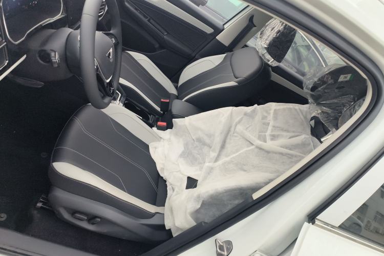 Used Jetta VS7 2024 280TSI Automatic Glory Edition Left Front Seat