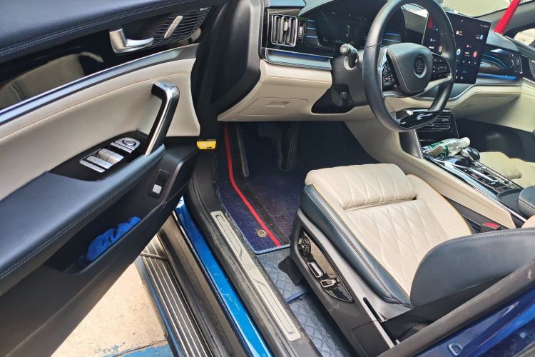 Used BYD Tang New Energy 2022 EV 635 km All-Wheel-Drive Flagship Model Interior 3