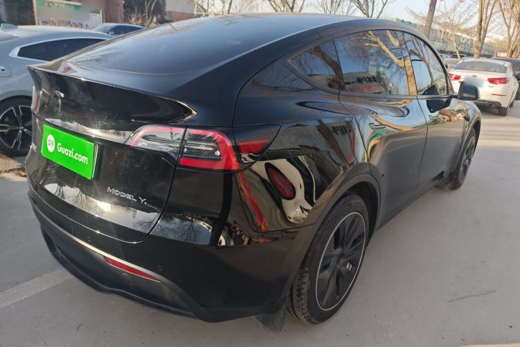 Used Tesla Model Y 2023 Rear-Wheel-Drive Version
