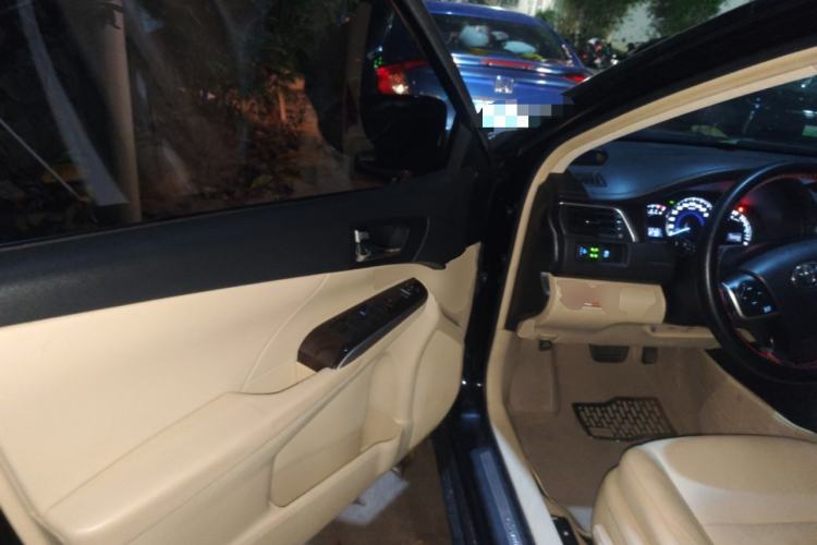 Used Toyota Camry 2015 2.0G Premier Edition
