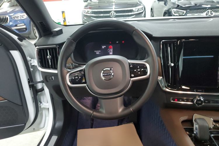 Used Volvo V90 2022 Cross Country B5 AWD Smart Range Edition