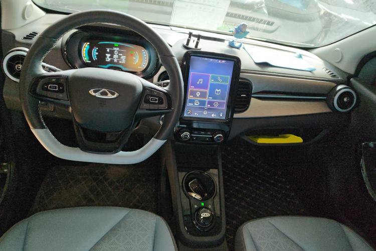 Used Chery Little Ant 2022 Revised Version Sweet Pink Edition Half-Sugar Version Lithium Iron Phosphate 30.7 kWh 30 kW 301 km