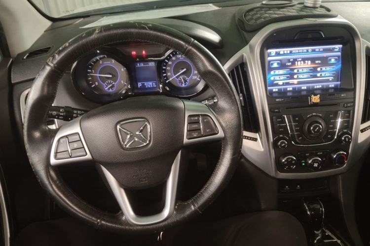 Used JMC Yusheng S350 2013 2.4T Automatic 2WD Diesel Luxury 7-Seater Steering Wheel