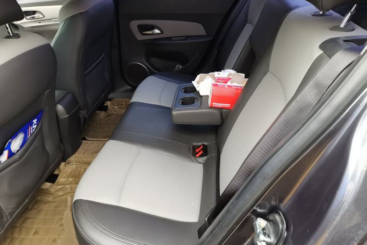 Used Chevrolet Cruze 2011 1.6L SE MT Transformers Edition