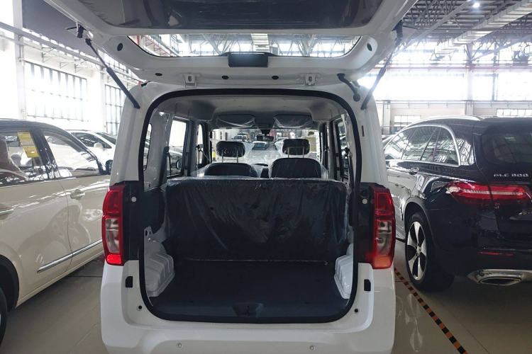 Used Wuling Zhiguang New Energy 2025 Model 305km Ambitious Edition