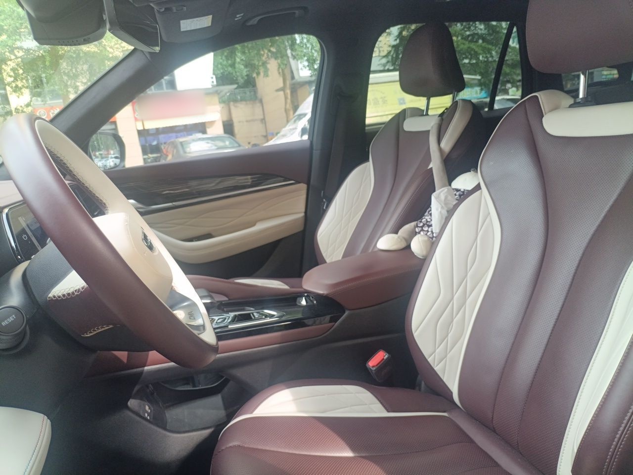 Geely Auto Monjaro L 2021 2.0TD DCT EVO Two-Wheel Drive Smart Luxury Version — снимка 15