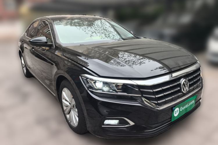 Used Volkswagen Passat 2019 330TSI Elite Edition China VI Front Right 45 Deg