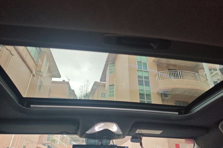 Used Toyota C-HR 2018 2.0L Luxury Sunroof Version China V Emission Standard
