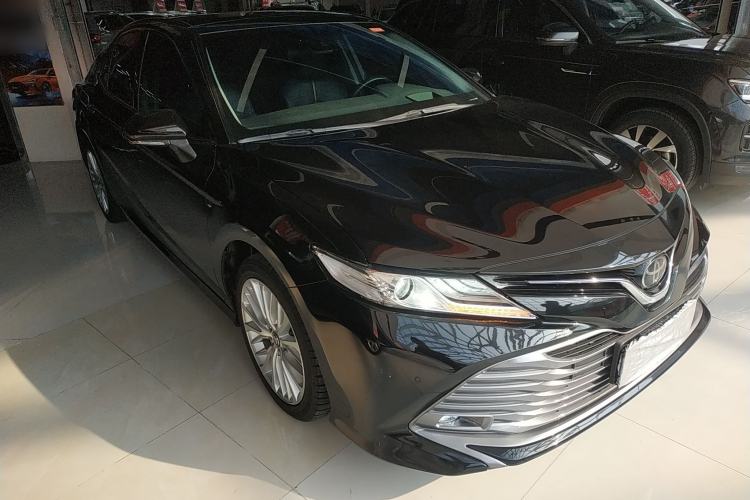 Used Toyota Camry 2019 Revised Version 2.5G Luxury Edition Front Right 45 Deg