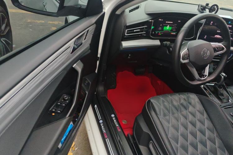 Used Volkswagen Sagitar 2023 300TSI DSG Excellence Edition Driver Seat