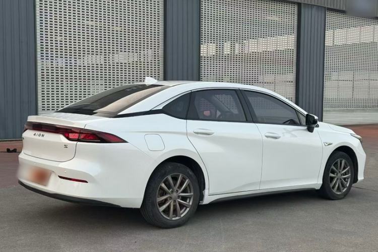 Used AION S 2023 Xuan 580 55.2 kWh Lithium Iron Phosphate Exterior 5