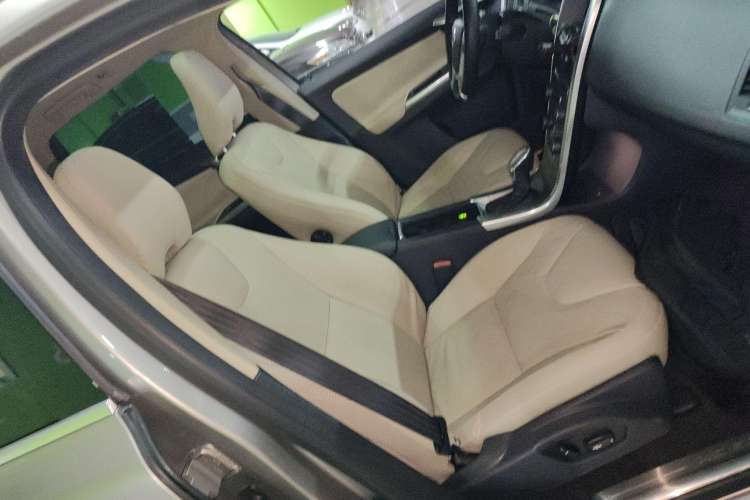 Used Volvo XC60 2013 T5 Zhiya Edition

