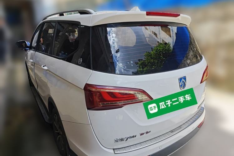 Used Baojun 730 2019 1.5T Manual Fashion Model 7-seater National V
