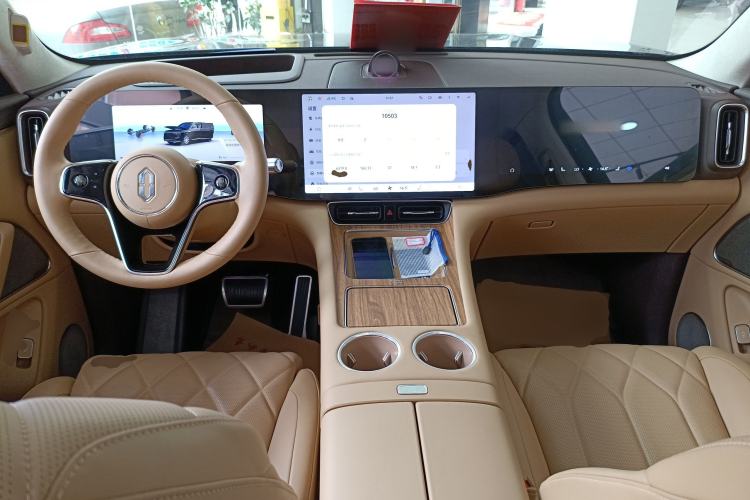 Used Hima AITO M8 2025 Extended-Range Max+ Version 53.4 kWh 5-Seater Edition Center Console