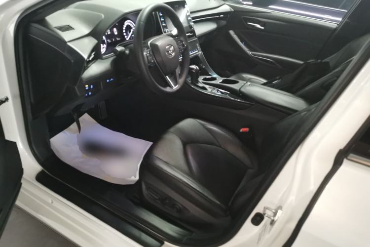 Used Toyota Avalon 2019 Dual-Engine 2.5L Luxury Edition China VI Standard
